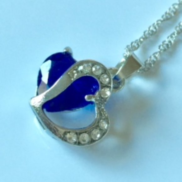 925 Silver Chain Crystal Heart Pendant Necklace - Picture 2 of 4